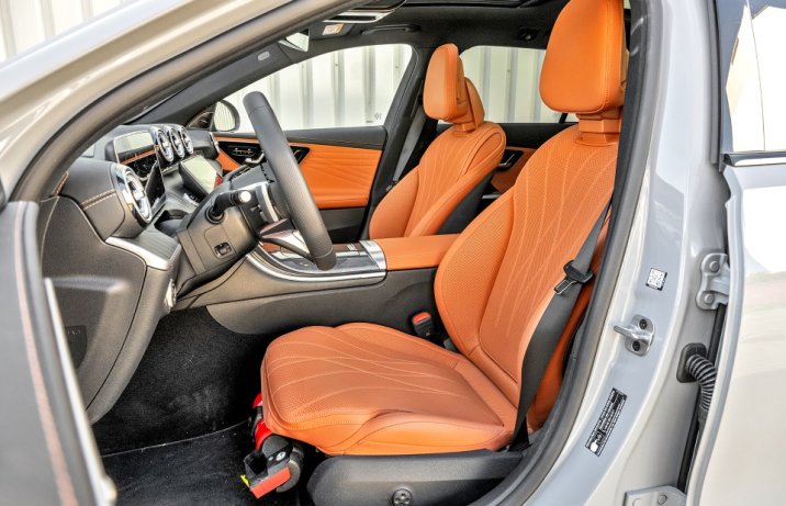 Mercedes C 300 de Kombi – fotele z przodu