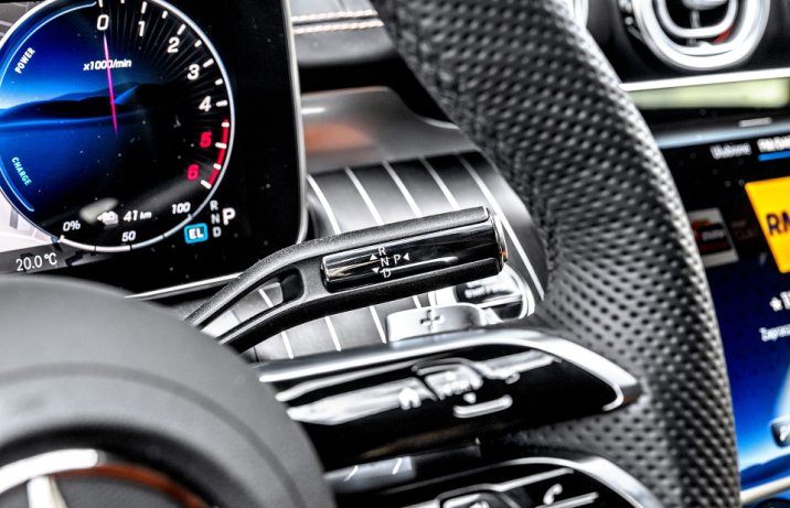 Mercedes C 300 de Kombi – dźwignia zmiany biegów