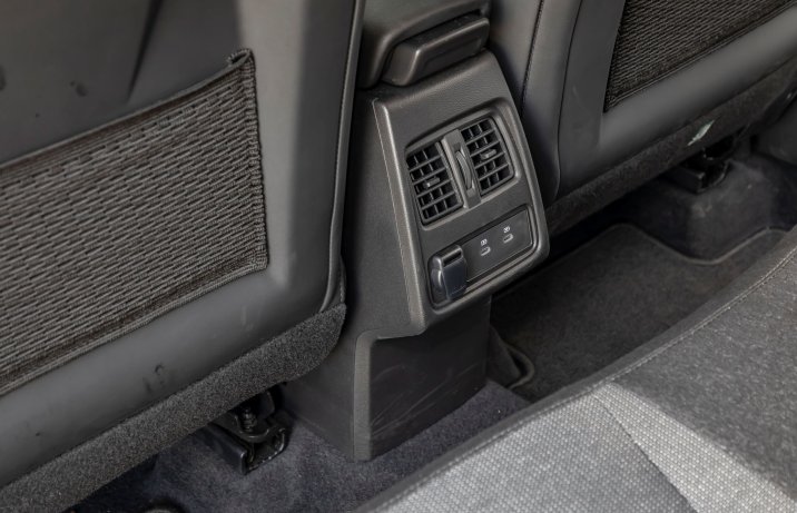 Renault Captur - tył konsoli