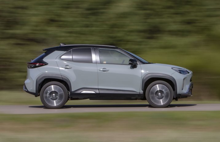 Toyota Yaris Cross - bok