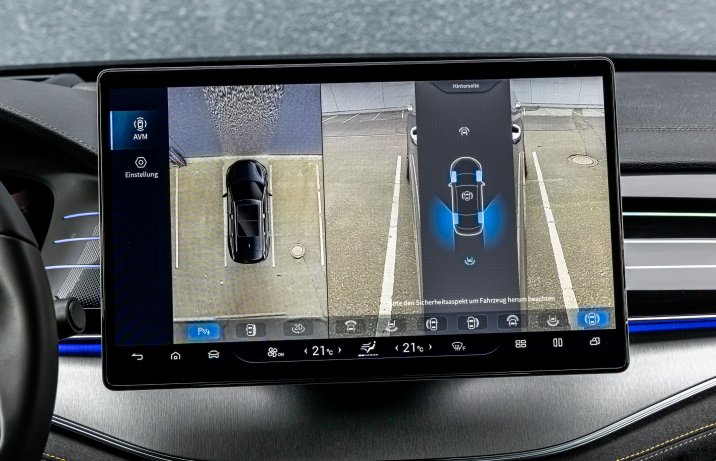 BYD Tang - ekran poziom