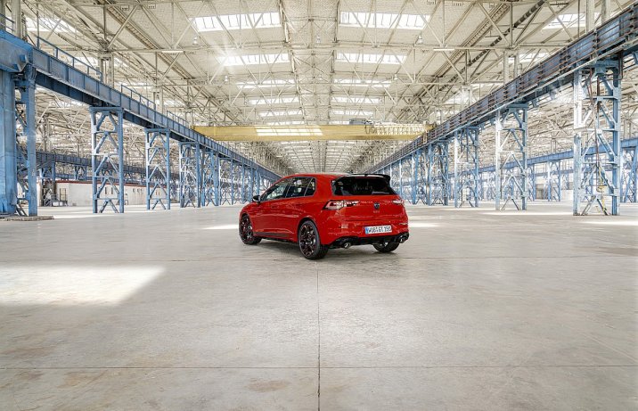 Volkswagen Golf GTI EDITION 50