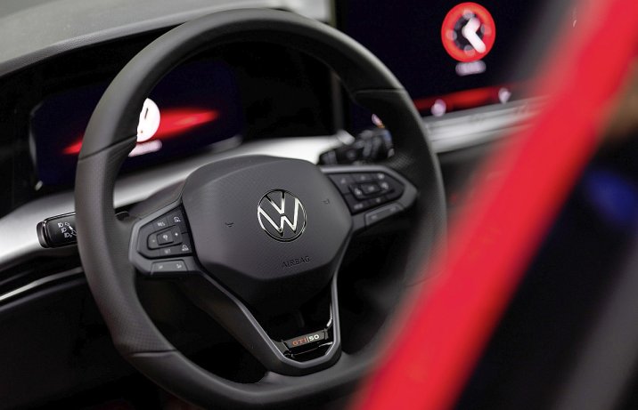 Volkswagen Golf GTI EDITION 50