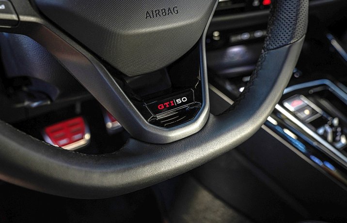 Volkswagen Golf GTI EDITION 50