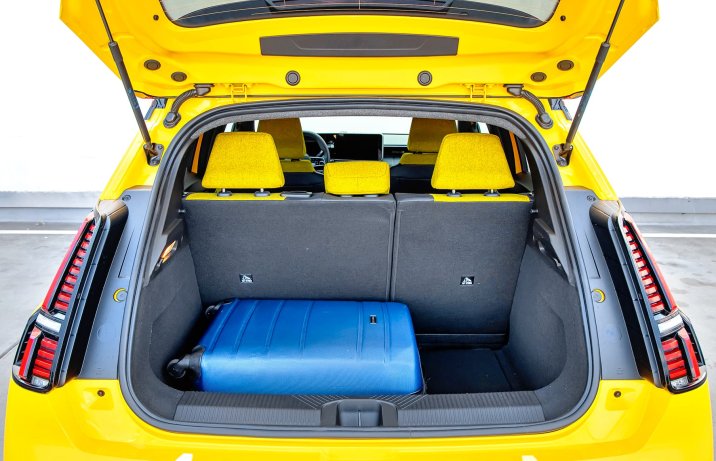 Renault 5 E-Tech 150 KM comfort range iconiq cinq 2025 – bagażnik