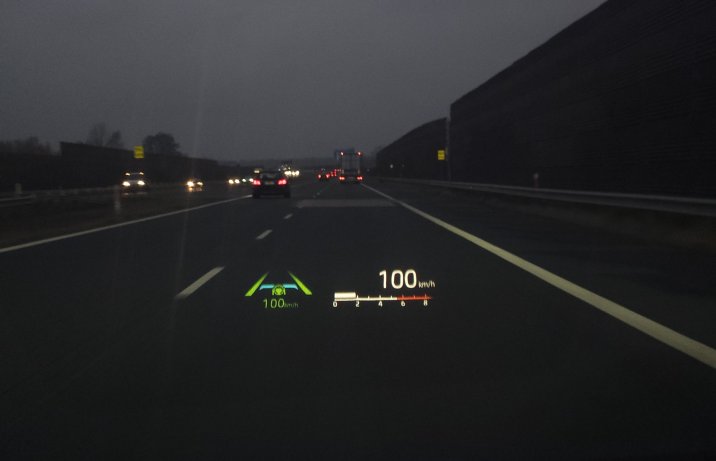 Toyota Yaris - ekran head-up