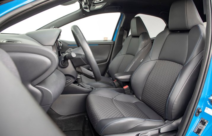 Toyota Yaris - fotele