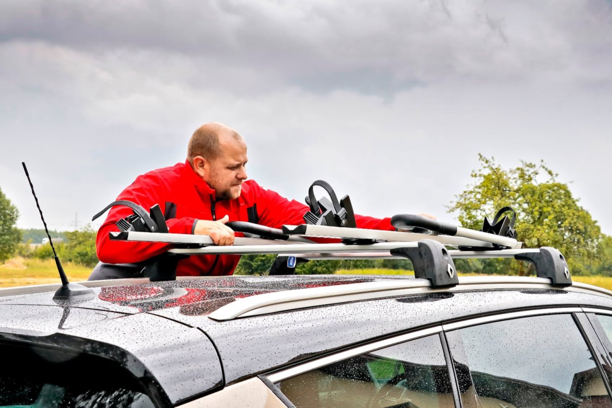 Jak przewieźć rower samochodem? Trzy podstawowe sposoby (i trzy dodatkowe)