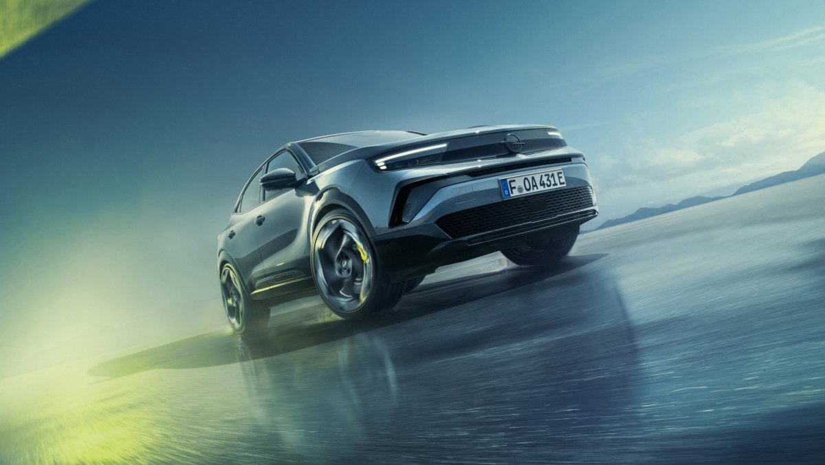 Opel zaprezentował sportową wersję Mokki: GSE ma 280 KM i jest elektrykiem
