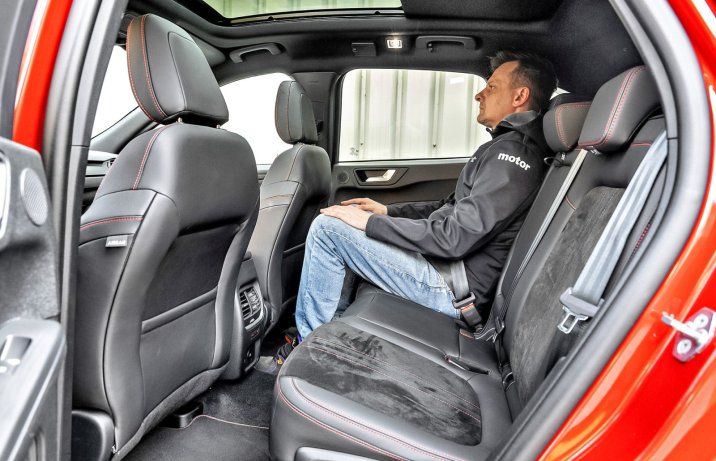 Ford Kuga 2.5 PHEV FWD (2025) – test – kanapa