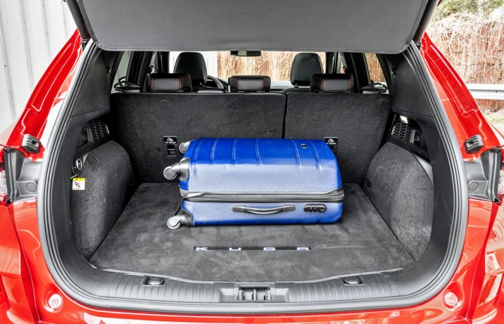 Ford Kuga 2.5 PHEV FWD (2025) – test – bagażnik