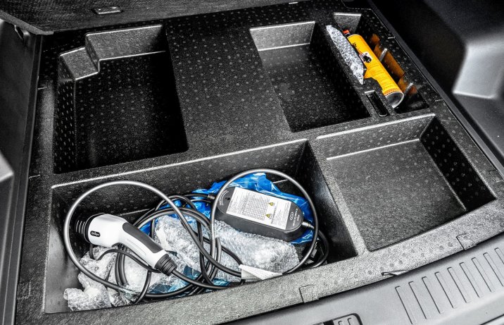 Jaecoo 7 Super Hybrid (2025 – test – organizer w bagażniku