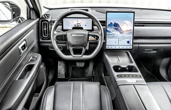 Jaecoo 7 Super Hybrid (2025 – test – kokpit