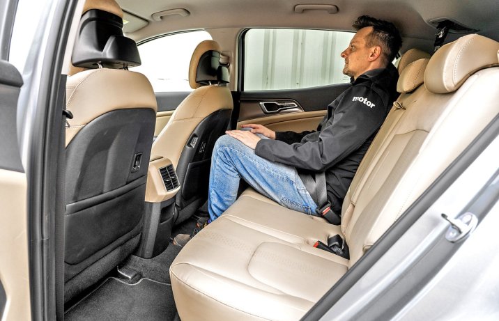 Kia Sportage 1.6 T-GDI PHEV AWD (2025) – test – kanapa