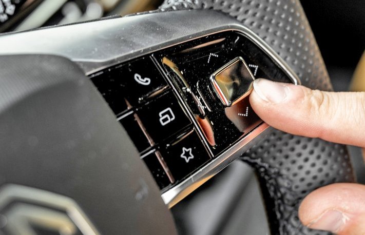 MG HS 1.5T Plug-In Hybrid (2025) – test – dżojstik na kierownicy