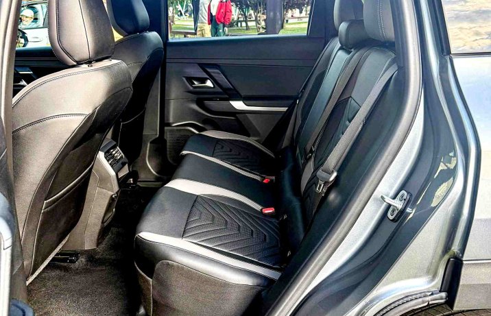 Jeep Compass 2025 – kanapa