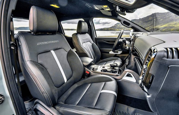 Ford Ranger PHEV 2025 – fotele