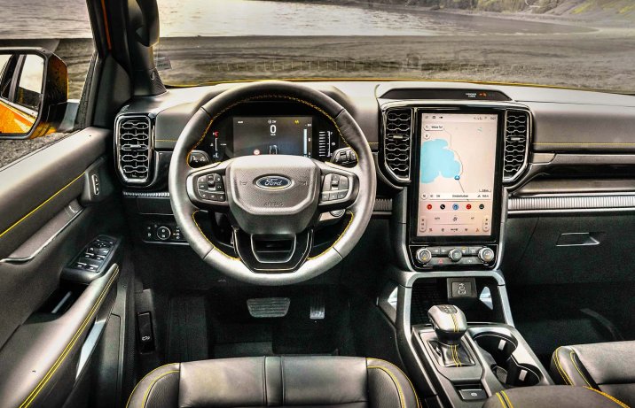 Ford Ranger PHEV 2025 – deska rozdzielcza