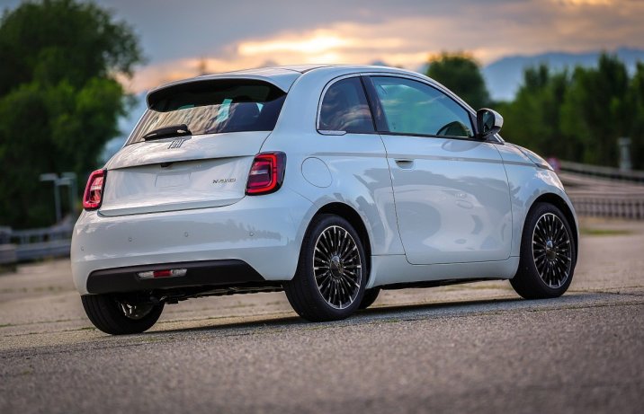 Nowy Fiat 500 Hybrid