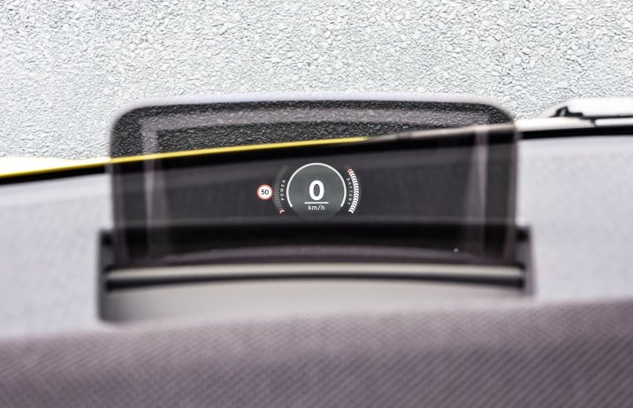 Mini Cooper E - head-up