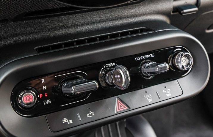 Mini Cooper E - przełączniki