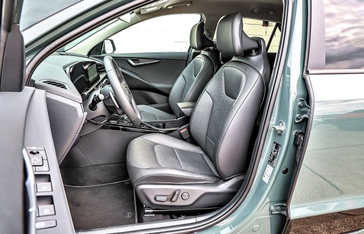 Kia Niro 1.6 GDI HEV 6DCT 2025 – test – fotele