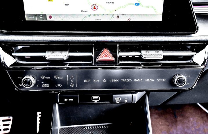 Kia Niro 1.6 GDI HEV 6DCT 2025 – test – panel