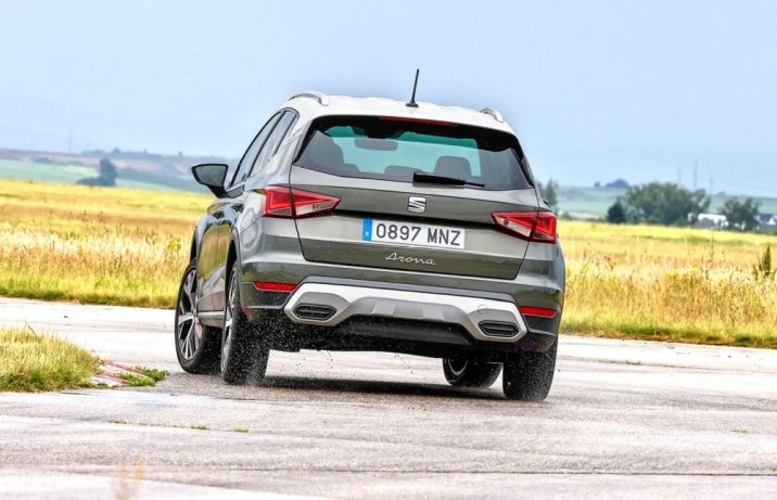 Seat Arona 1.0 TSI DSG (2025) – test – tył