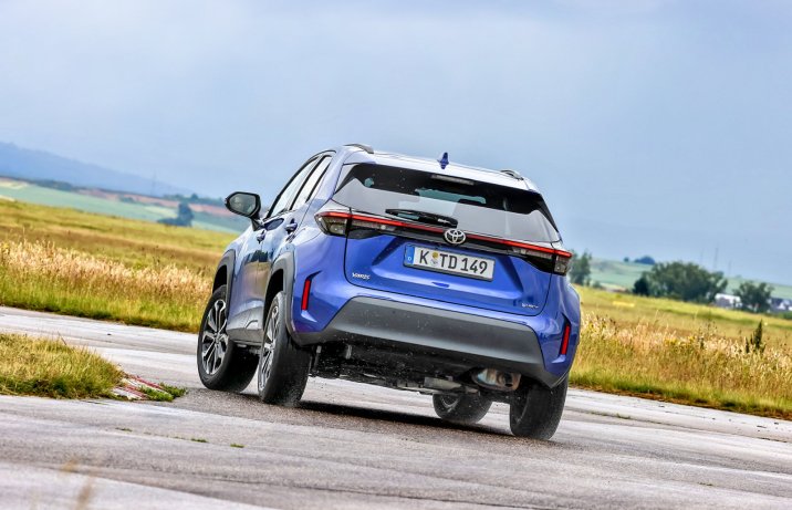 Toyota Yaris Cross 1.5 Hybrid DF FWD 130 e-CVT (2025) – test – tył