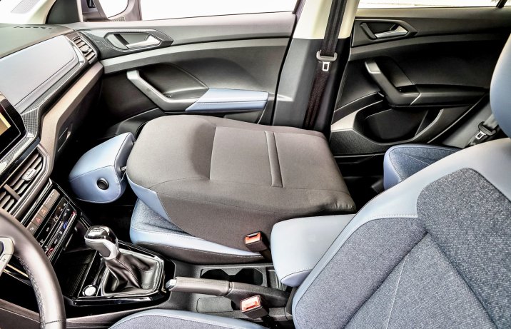 Volkswagen T-Cross 1.0 TSI DSG (2025) – test – składane oparcie przedniego prawego fotela