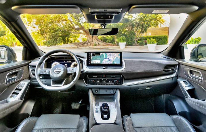Nowy Nissan Qashqai e-Power 2025: wnętrze, deska rozdzielcza