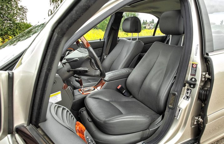 Używany Mercedes klasy S W220 wnętrze – fotele