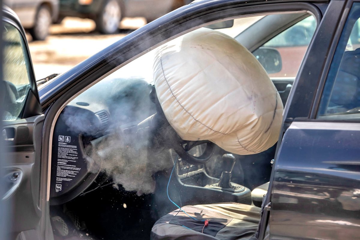 Czy stary airbag zadziała? Sprawdziliśmy to w teście