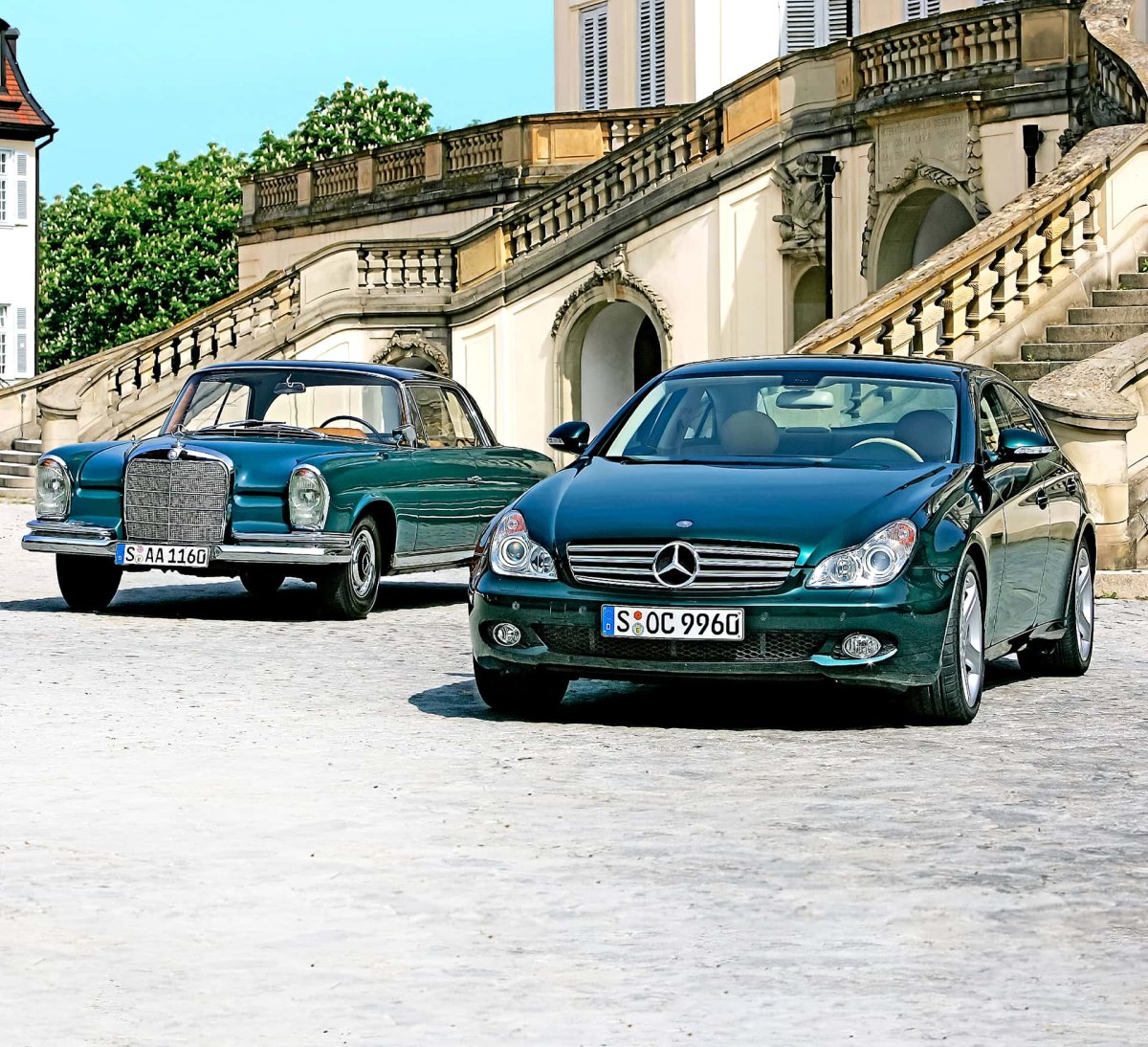 Mercedesy 220 SEb Coupé i CLS 500 – dzieli je ponad 40 lat, ale łączy zaskakująco wiele