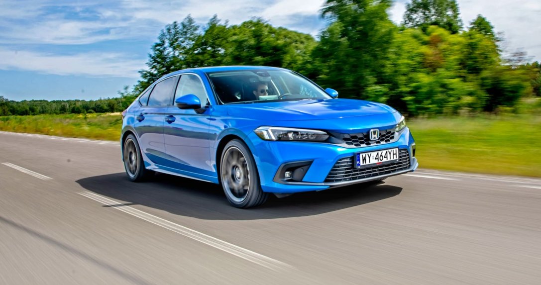 Honda Civic e:HEV Advance – przód w ruchu