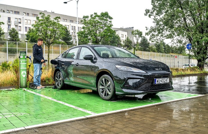 BYD Seal 5 DM-i – przód