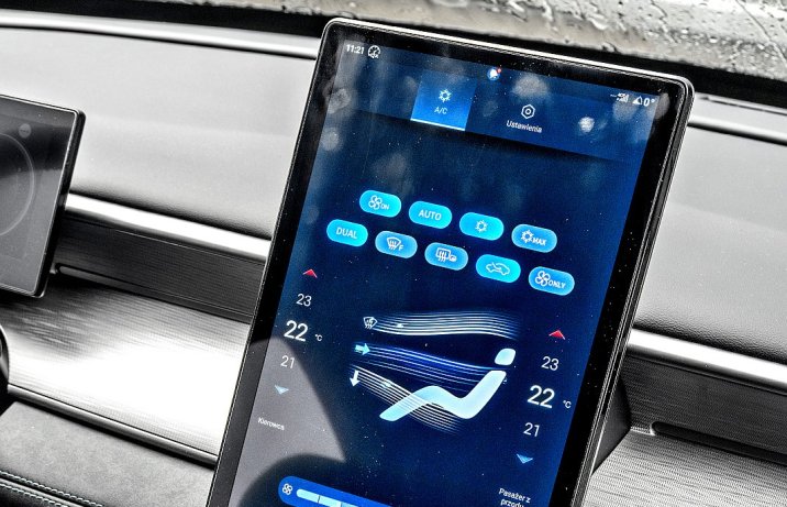 BYD Seal 5 DM-i – obsługa wentylacji, pionowy ekran