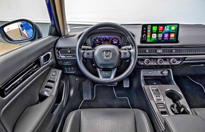 Honda Civic e:HEV Advance – wnętrze, deska rozdzielcza