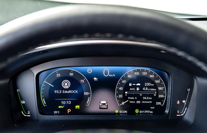 Honda Civic e:HEV Advance – wnętrze, deska rozdzielcza, wskaźniki