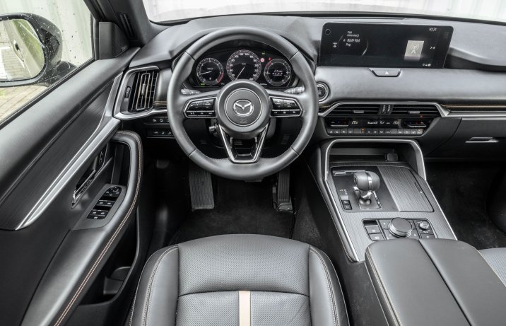 Mazda CX-60 - kokpit