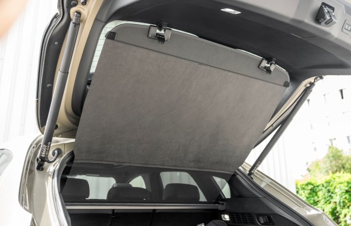 Mazda CX-60 - roleta bagażnika