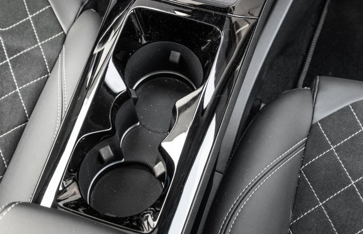 Ford Puma Gen-E - cupholdery