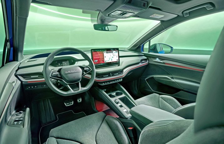 Nowa Skoda Enyaq 2025 – wnętrze, deska rozdzielcza