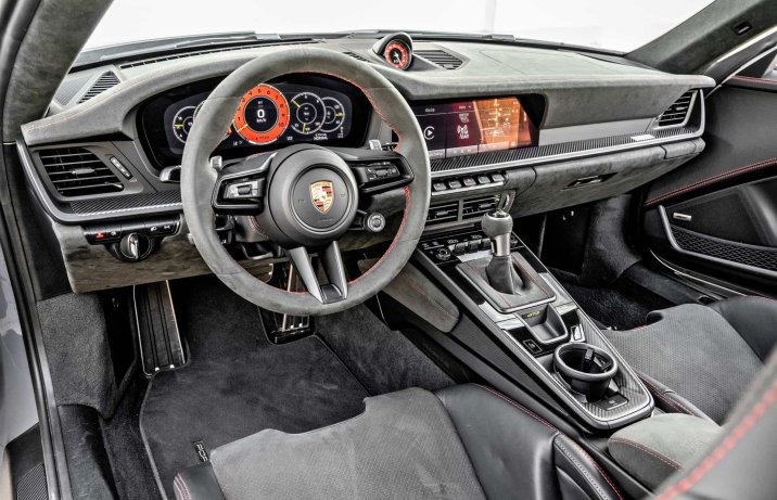 Porsche 911 992 (VIII) FL GT3 Weissach – wnętrze, deska rozdzielcza