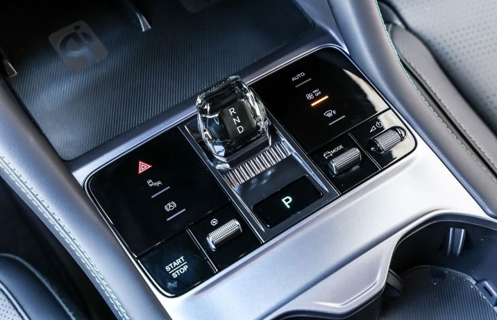 BYD Seal U - konsola