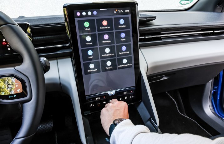 Ford Explorer - ekran pion