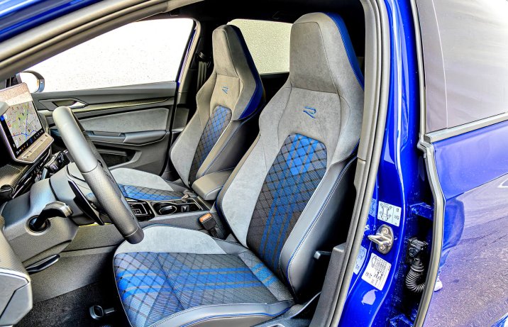 Volkswagen Golf R (2025) – test – fotele