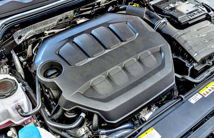 Volkswagen Golf R (2025) – test – silnik