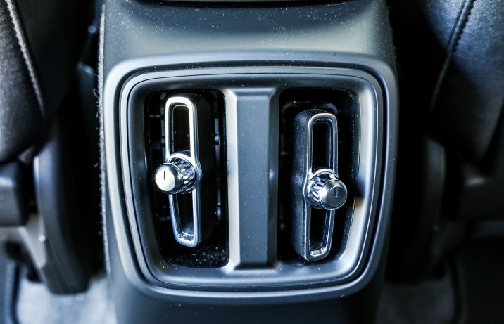 Volvo EX40 - nawiewy