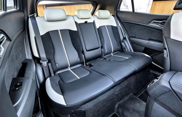 Kia Sportage FL 2025 – wnętrze, kanapa